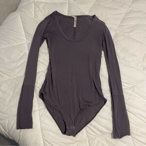 Free people purple scoop neck bodysuit